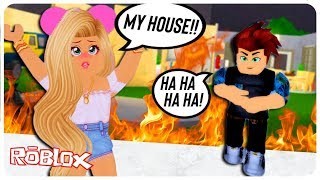 Artistry in Games This-Gold-Digger-DESTROYED-My-House-Roblox-Bloxburg-Roleplay This Gold Digger DESTROYED My House!! Roblox Bloxburg Roleplay News